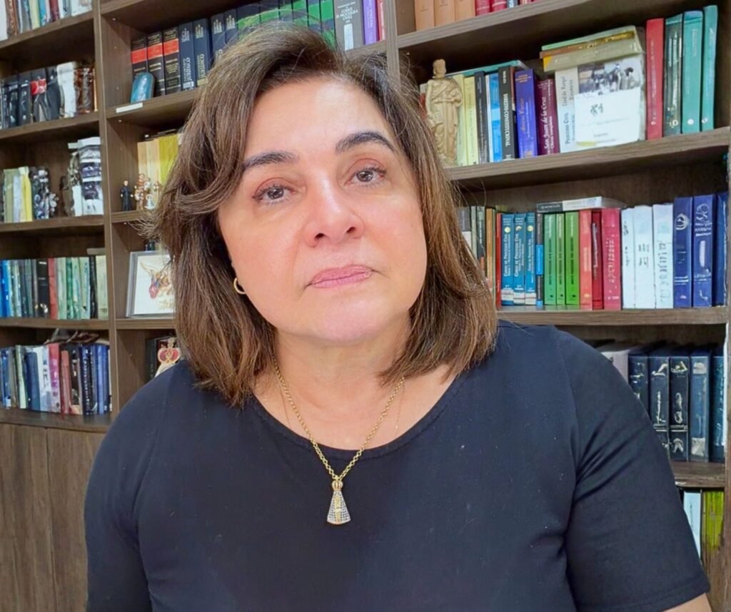 Pré-candidata ao governo, Professora Maria do Carmo se posiciona e cobra penas mais duras contra o feminicídio