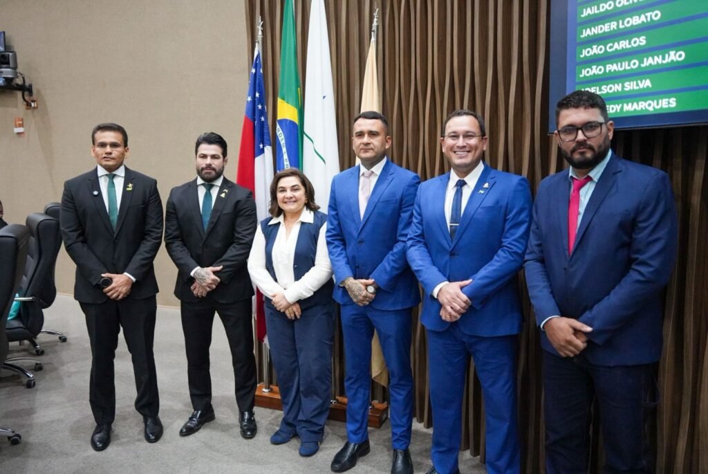 Professora Maria do Carmo visita Câmara Municipal e mostra união no projeto da direita para o Amazonas