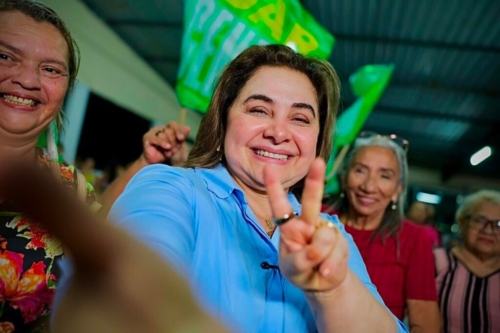 Maria do Carmo lidera corrida no Amazonas com apoio dos Bolsonaro, confirma Instituto Viva Voz.